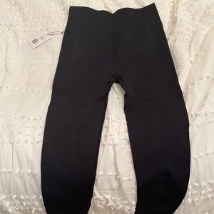 We Wore What Seamless Black Leggings (M)